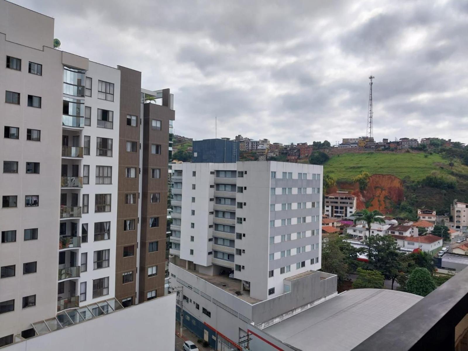 Apartamento Luxo No Centro Ubá Esterno foto